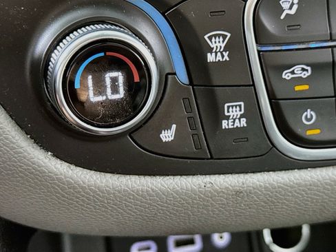 Used 2019 Chevrolet Equinox LT AWD/4WD image 4
