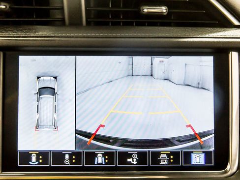 Used 2021 GMC Yukon Denali w/ LPO, Illumination Package RWD image 13