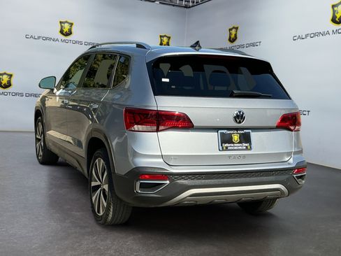 Used 2022 Volkswagen Taos SE w/ Panoramic Sunroof Package image 7