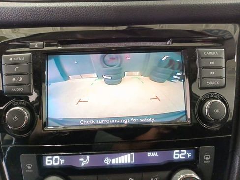 Used 2019 Nissan Rogue SV image 20