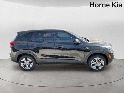 New 2026 Kia Seltos LX FWD image 3