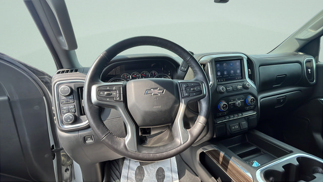 Used 2022 Chevrolet Silverado 1500 LT Trail Boss w/ LPO, Dark Essentials Package AWD/4WD image 13