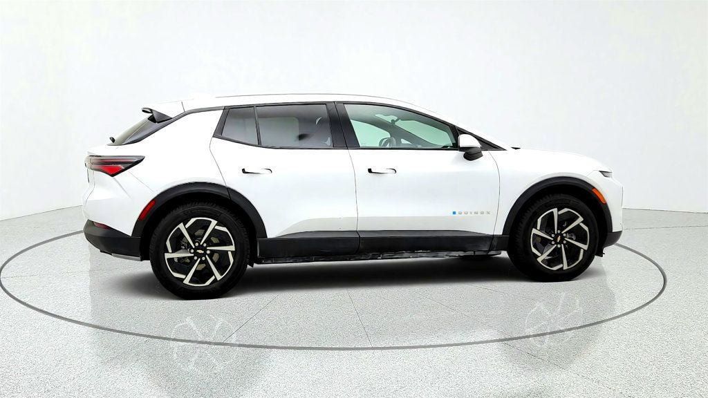 Used 2025 Chevrolet Equinox EV LT FWD image 4