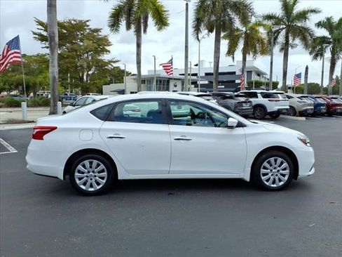 Used 2019 Nissan Sentra S image 8