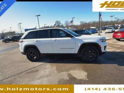 Used 2023 Jeep Grand Cherokee Altitude image 10