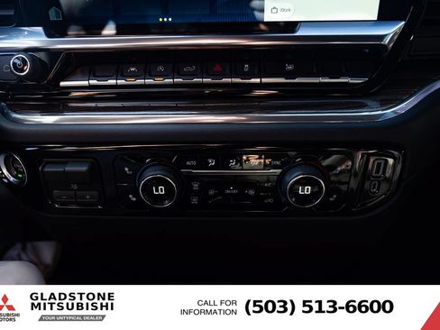 Used 2023 Chevrolet Silverado 1500 LT w/ Leather Package AWD/4WD image 17