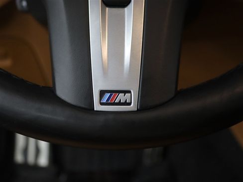 Used 2019 BMW M550i xDrive image 32