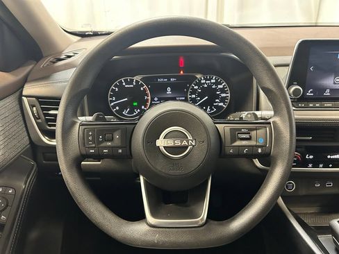 Used 2023 Nissan Rogue SV AWD/4WD image 8