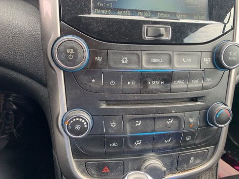 Used 2014 Chevrolet Malibu LT image 14