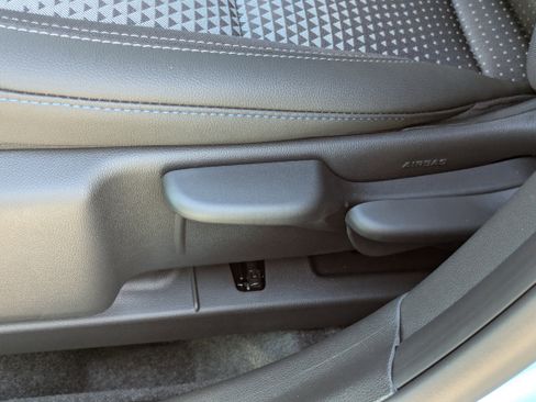 New 2026 Chevrolet Trax LT w/ Sunroof Package image 11