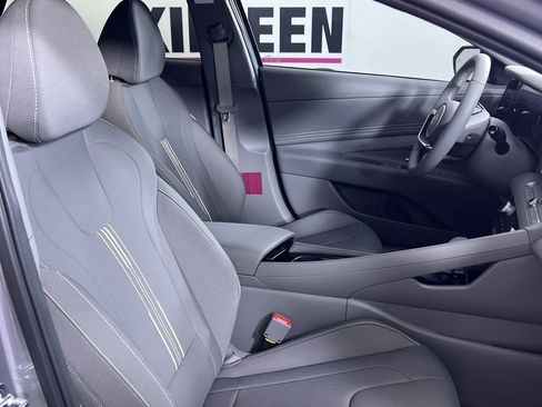 New 2025 Hyundai Elantra SEL image 24