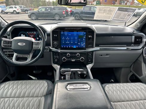 Used 2021 Ford F150 Limited image 3