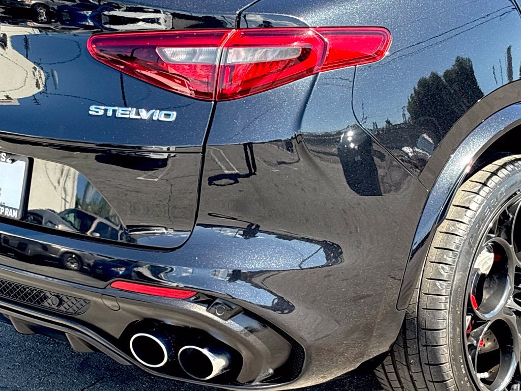 Used 2023 Alfa Romeo Stelvio Quadrifoglio AWD/4WD image 4