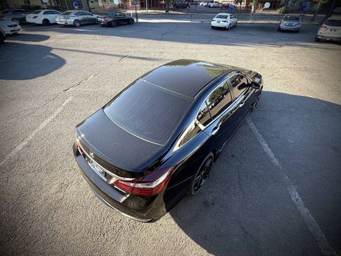 Used 2016 Honda Accord Sport image 7