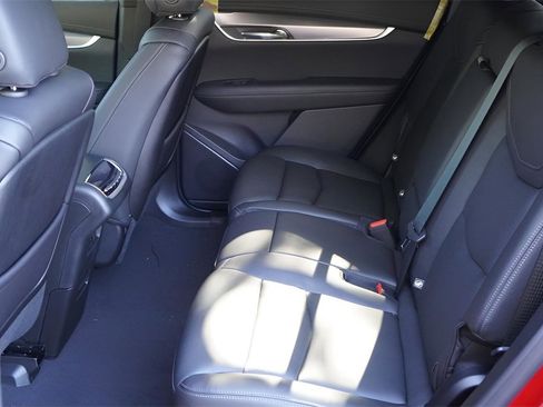 New 2025 Cadillac XT6 Luxury image 24