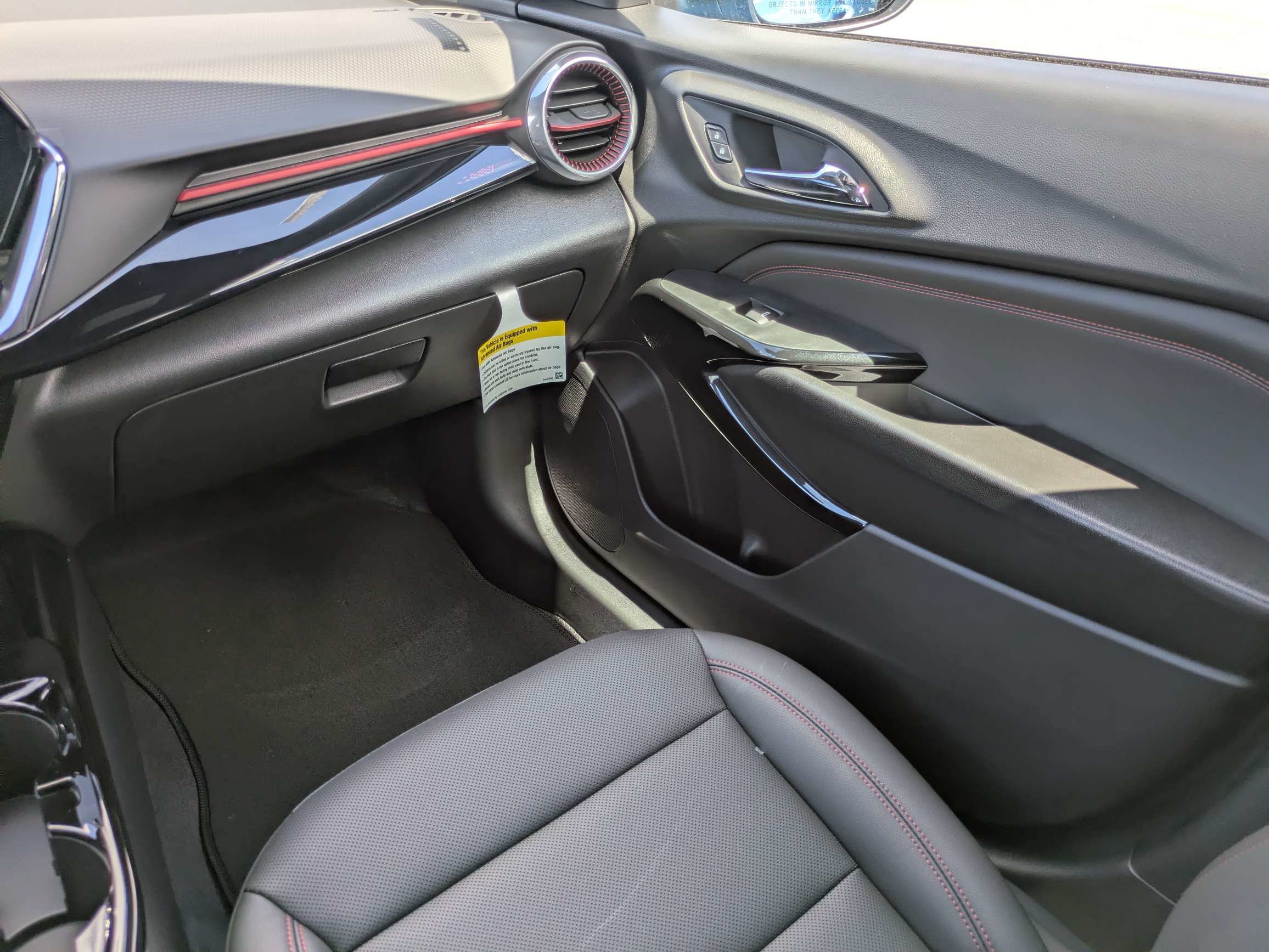 New 2026 Chevrolet Trax RS w/ Sunroof Package FWD image 11