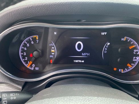 Used 2018 Jeep Grand Cherokee Limited image 21