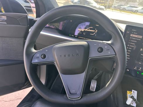 Used 2023 Tesla Model X AWD/4WD image 19