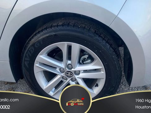 Used 2022 Toyota Corolla SE image 16