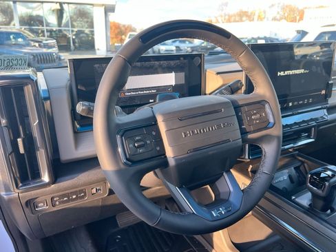 New 2026 GMC Hummer EV SUV image 16