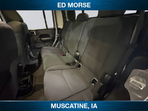 Used 2021 Jeep Gladiator Sport image 13