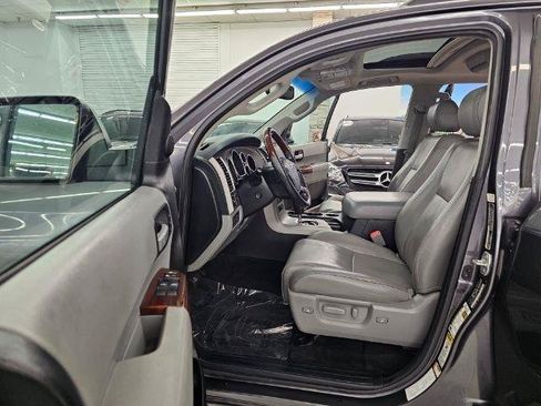 Used 2013 Toyota Sequoia Platinum AWD/4WD image 32