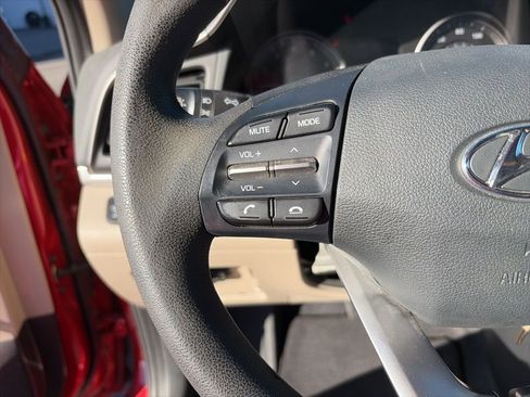 Used 2019 Hyundai Elantra SE image 17