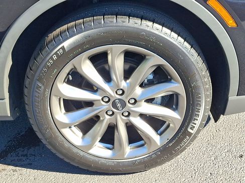 Used 2022 Lincoln Corsair AWD w/ Premium Package image 8