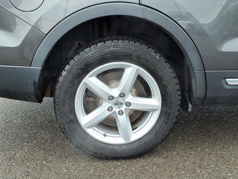 Certified 2017 Ford Explorer XLT w/ Equipment Group 202A image 8