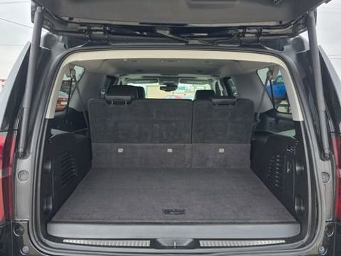 Used 2017 Chevrolet Suburban Premier AWD/4WD image 12