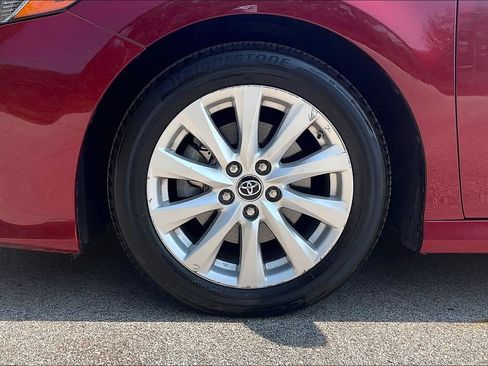 Used 2019 Toyota Camry LE FWD image 9