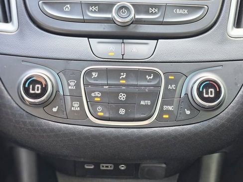Used 2024 Chevrolet Malibu LT FWD image 24