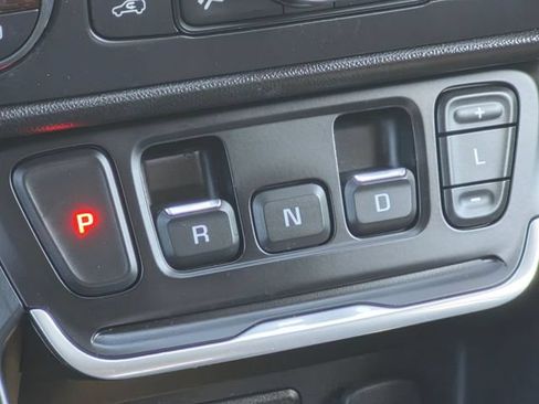 Used 2019 GMC Terrain SLT w/ Preferred Package AWD/4WD image 24