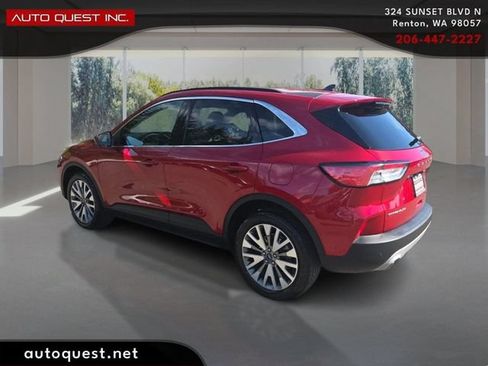 Used 2022 Ford Escape Titanium AWD/4WD image 7