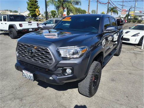 Used 2022 Toyota Tacoma TRD Off-Road w/ Technology Package RWD image 17