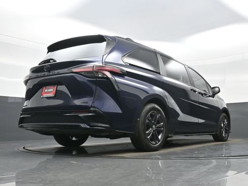 Used 2025 Toyota Sienna XSE w/ XSE Plus Package AWD/4WD image 34