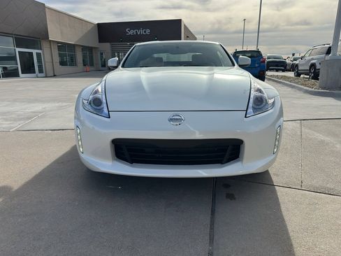 Used 2016 Nissan 370Z Touring image 8