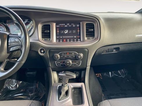 Used 2019 Dodge Charger SXT image 11