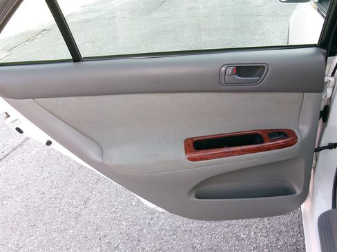 Used 2002 Toyota Camry XLE image 29