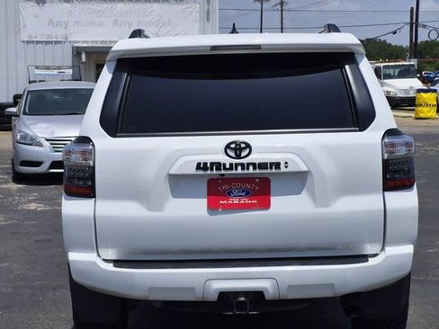 Used 2021 Toyota 4Runner SR5 Premium w/ Moonroof Package AWD/4WD image 5