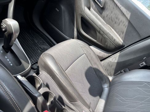 Used 2018 Chevrolet Trax LT w/ Sun & Sound Package AWD/4WD image 28