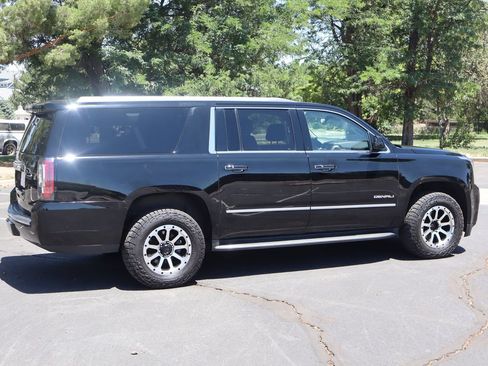 Used 2016 GMC Yukon XL Denali w/ Open Road Package AWD/4WD image 4