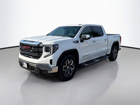 Used 2023 GMC Sierra 1500 SLT image 3