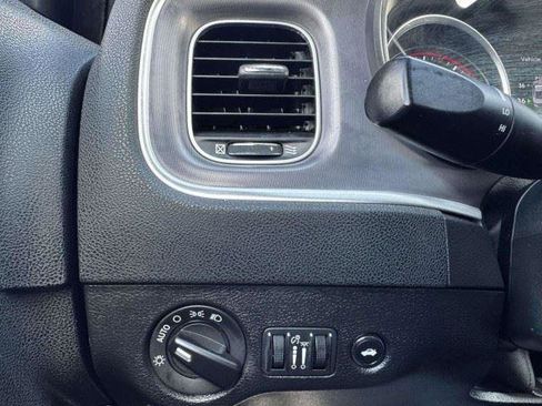 Used 2020 Dodge Charger SXT RWD image 20