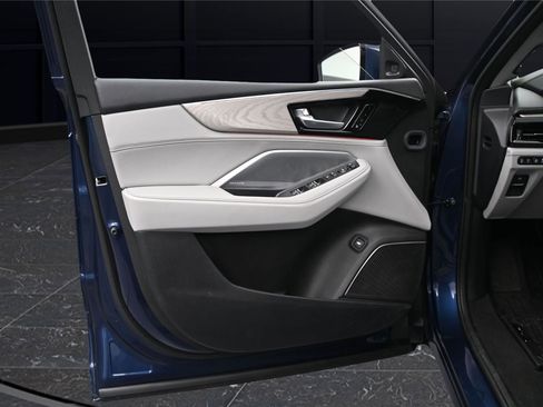 Certified 2026 Acura MDX SH-AWD w/ Advance Package image 9