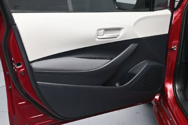 Used 2025 Toyota Corolla LE FWD image 20