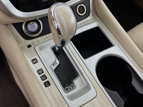 Used 2018 Nissan Murano SV image 25