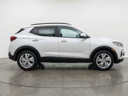 Used 2025 Buick Encore GX Preferred AWD/4WD image 11