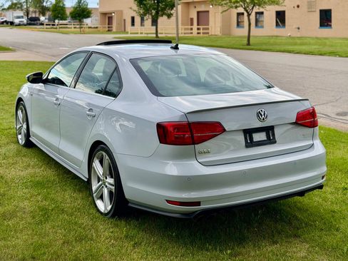 Used 2017 Volkswagen Jetta GLI FWD image 6