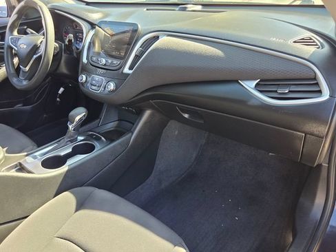Used 2022 Chevrolet Malibu LS w/ LPO, Convenience Package 2 FWD image 16